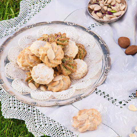 Almond, Pistachio & Coconut Cookies (Orange-Green Box) from Sicily made by an Italian producer Tumminello with only natural ingredients delivered in the UK by an online food store TRENDICO. All cookies are handmade - CLICK TO SHOP